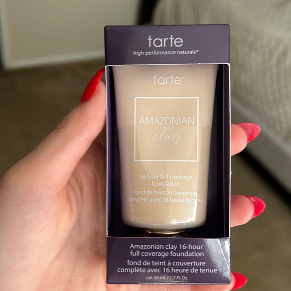 Tarte amazonian clay foundation